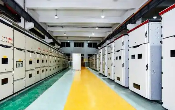 為何低壓無功補(bǔ)償選擇電容器而非SVG，并聯(lián)電容器與SVG有啥區(qū)別
